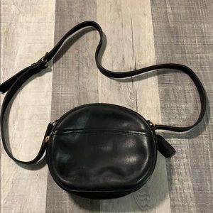 Vintage authentic coach cross body oval shaped BLK